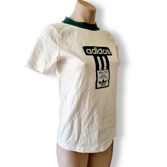 adidas Originals shortsleeve T-Shirt with Vintage Logo in off-white + green - Picture 9 of 11